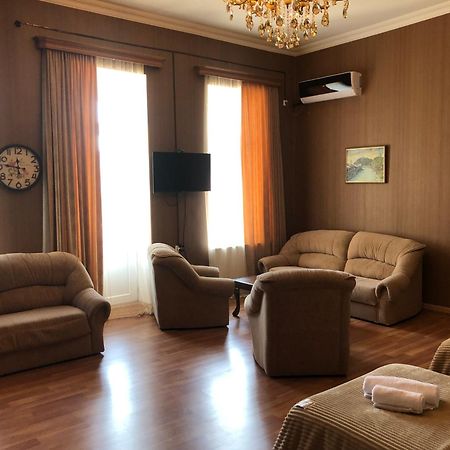 Bookinist Apartment Kutaiszi Kültér fotó