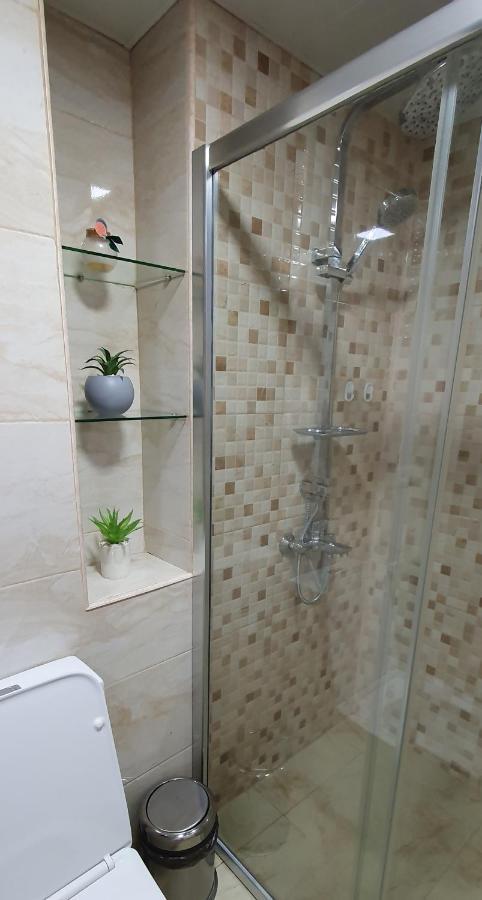 Bookinist Apartment Kutaiszi Kültér fotó
