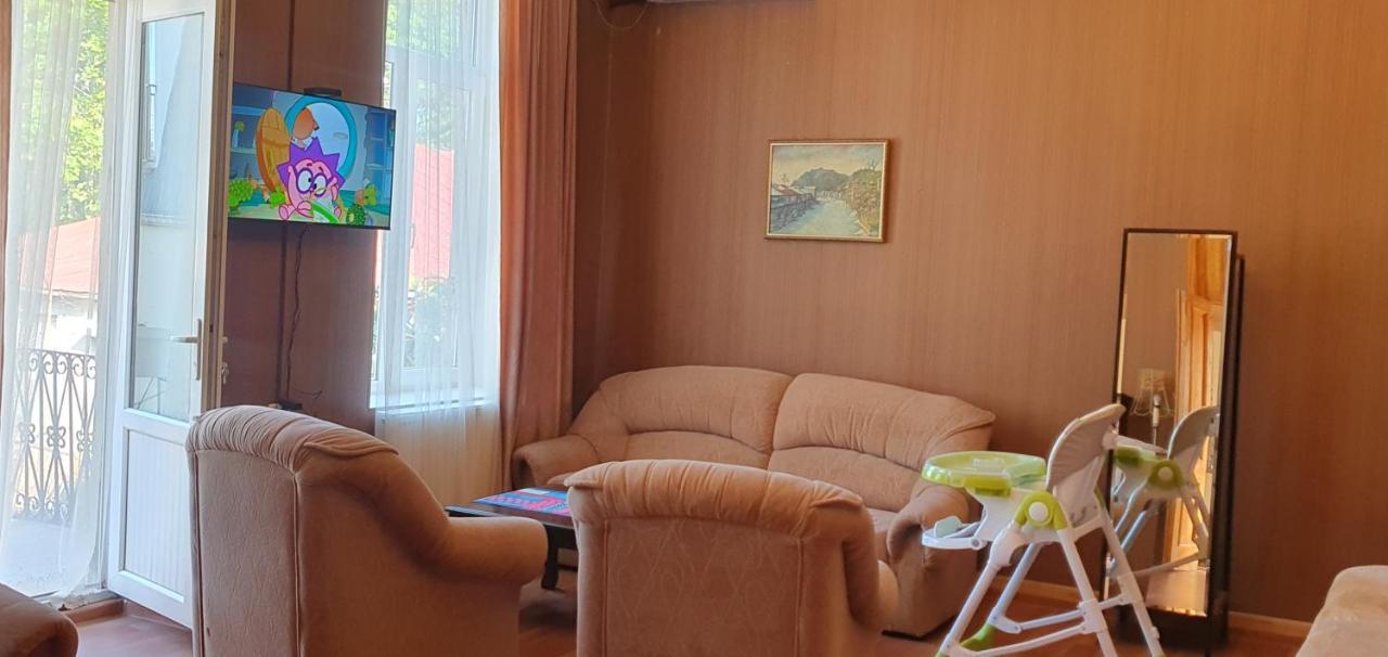 Bookinist Apartment Kutaiszi Kültér fotó